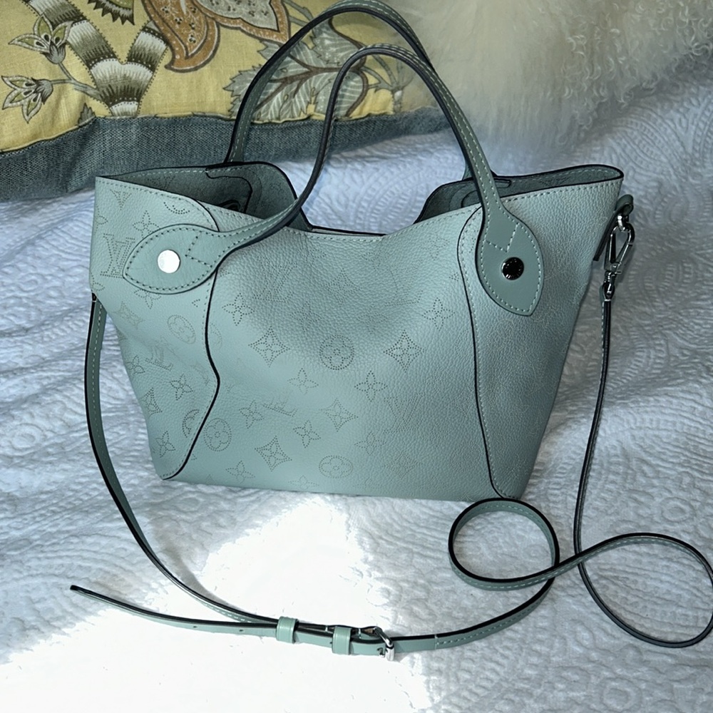 Louis Vuitton Mahina Hina leather Crossbody/tote blue
